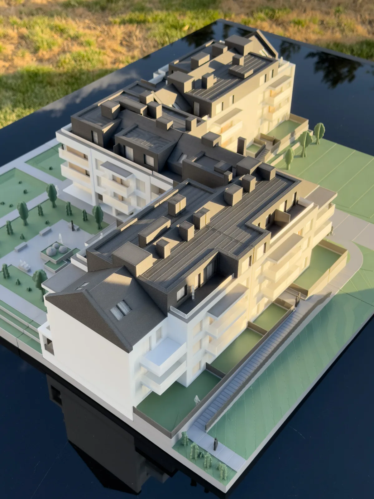 Physisches 3D-Modell eines Mehrfamilienhauses mit Umgebung - Białystok